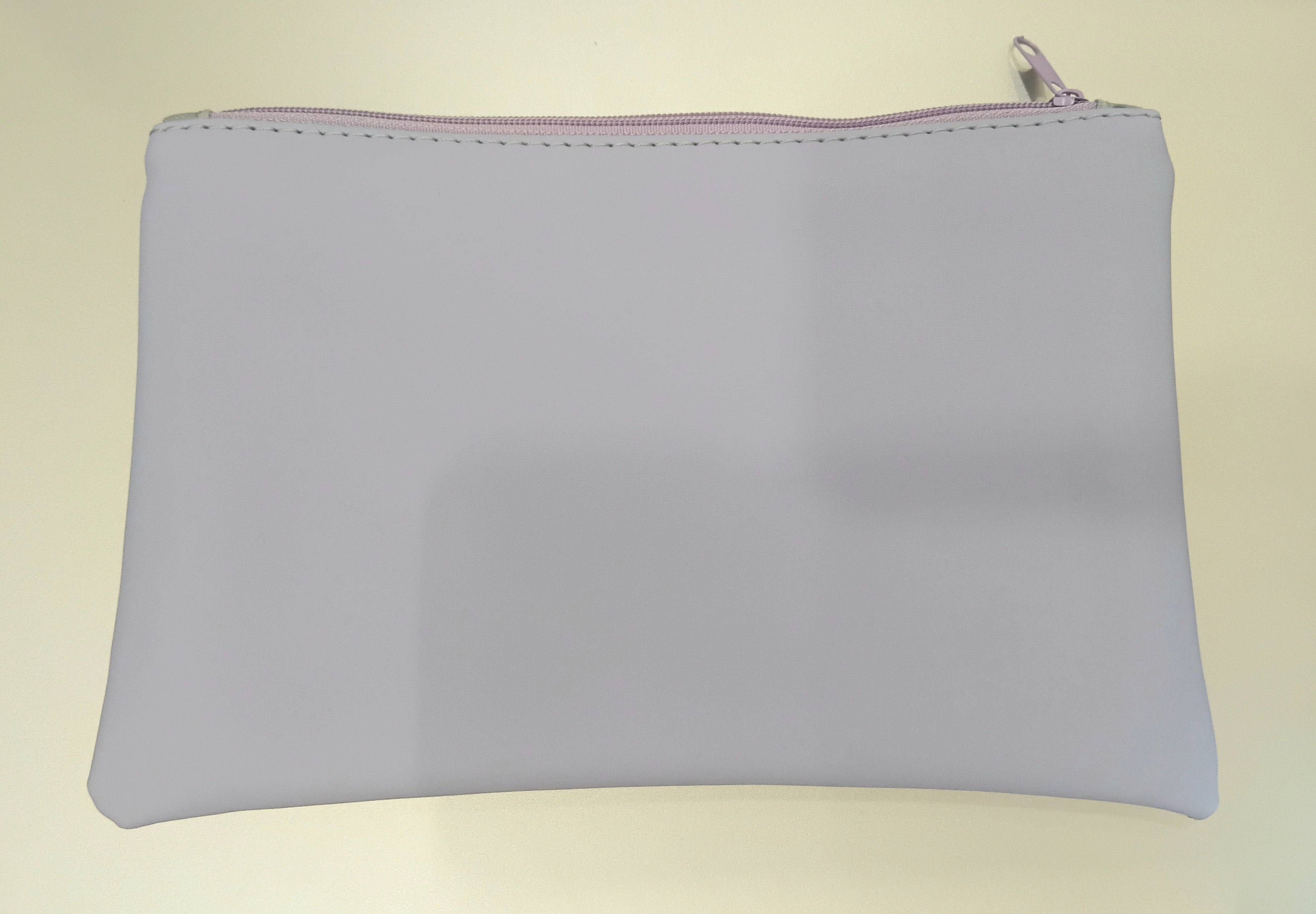 Medium lined zipper bag