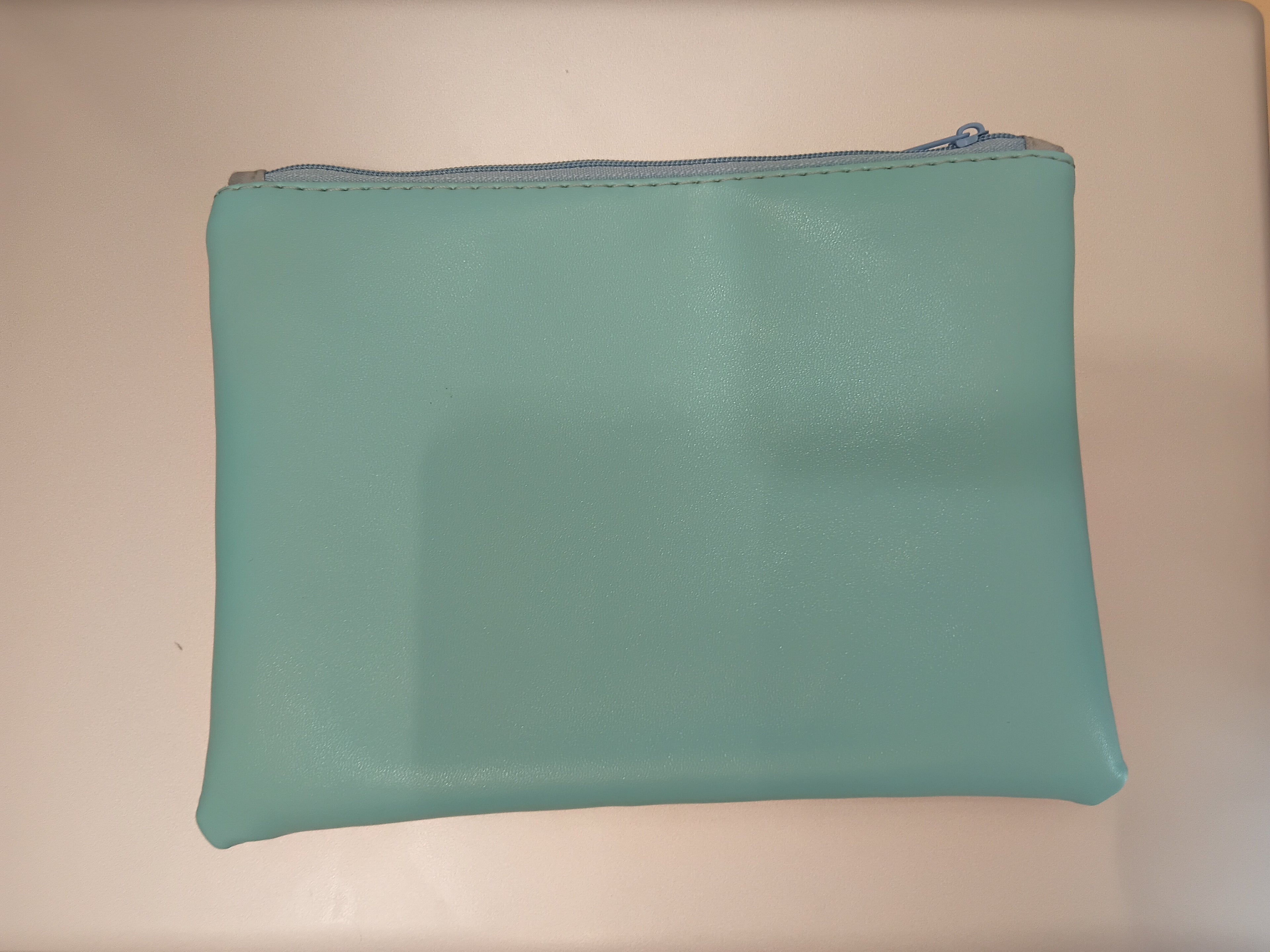 Large lined zipper bag