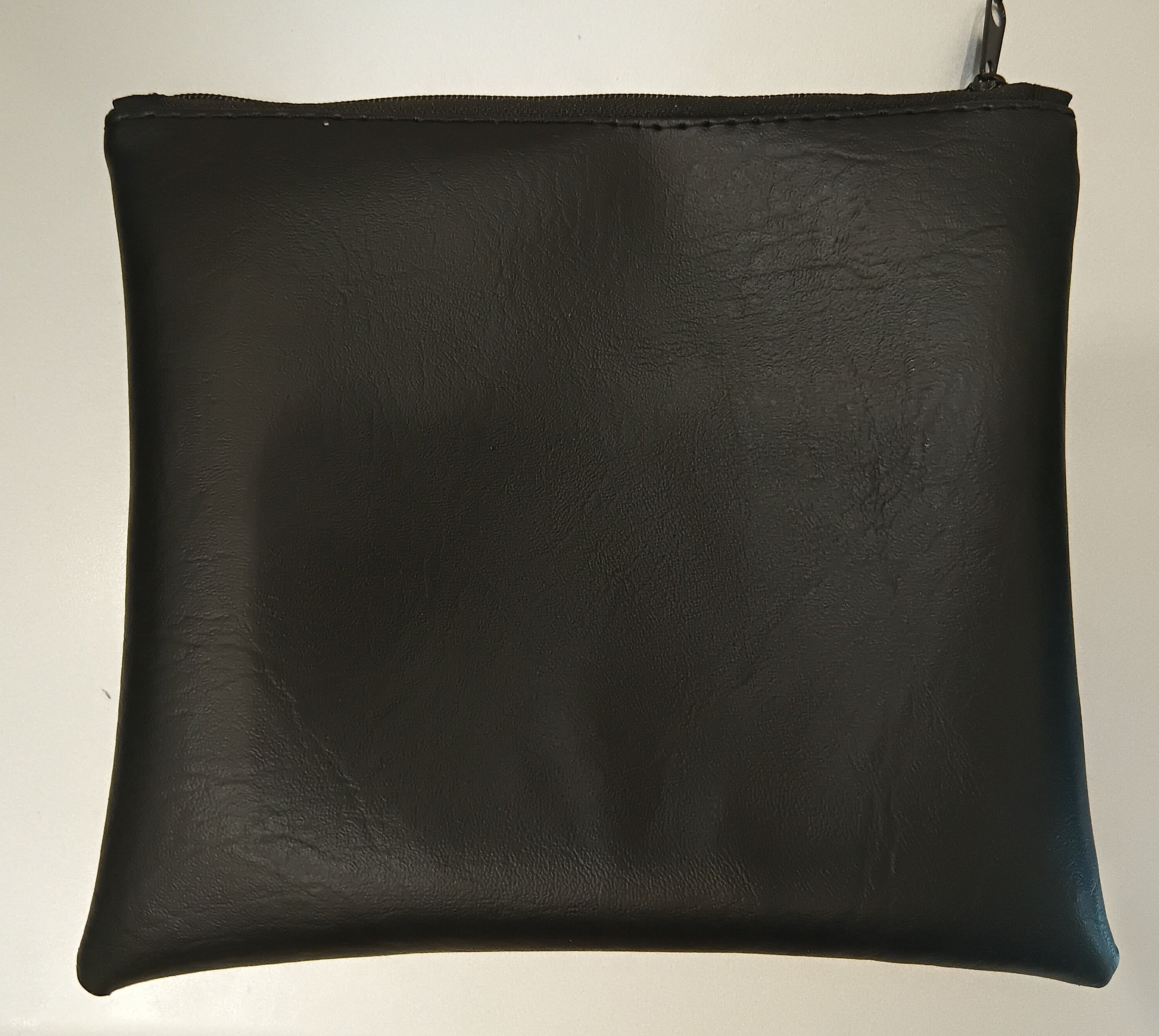 Large lined zipper bag
