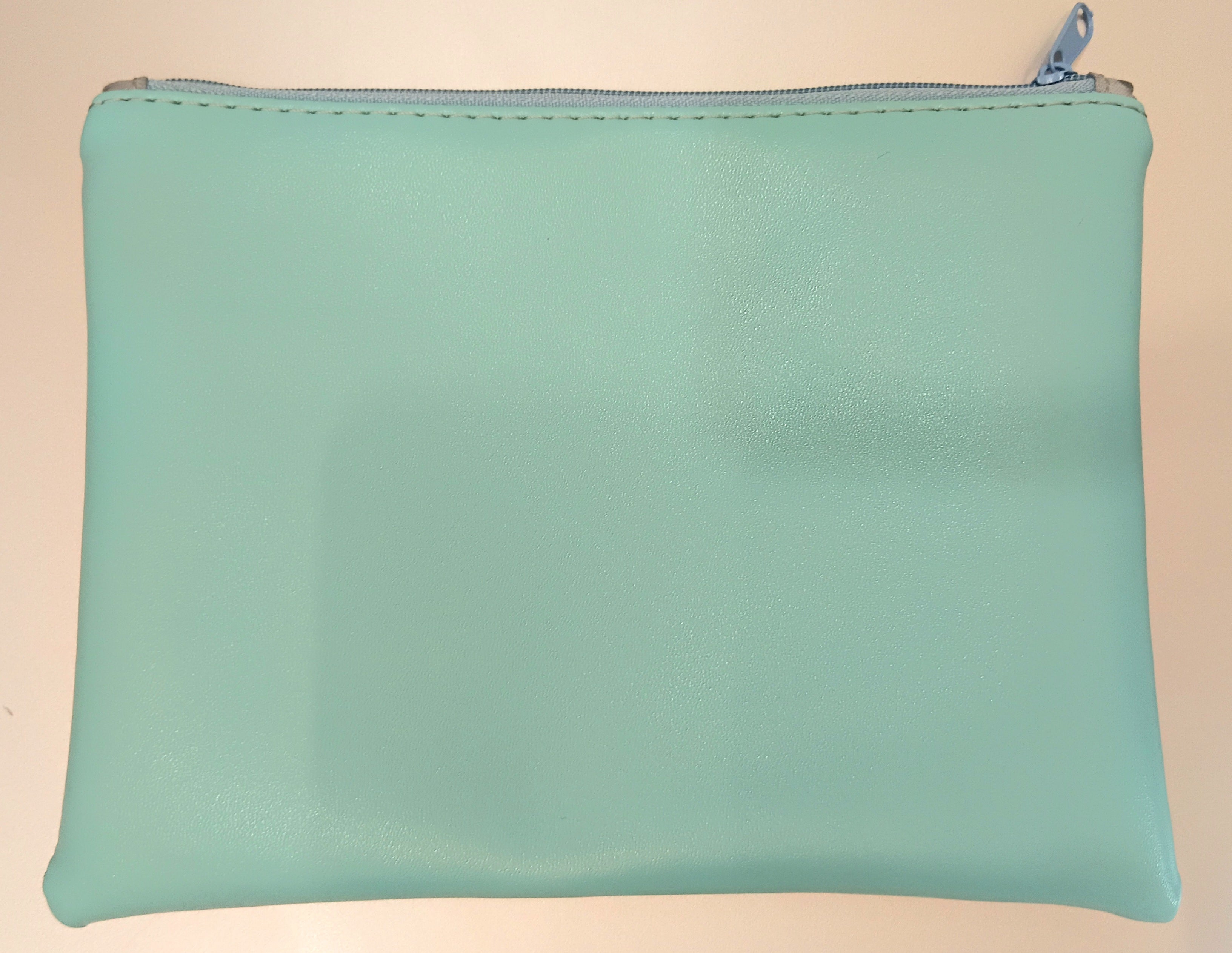 Large lined zipper bag