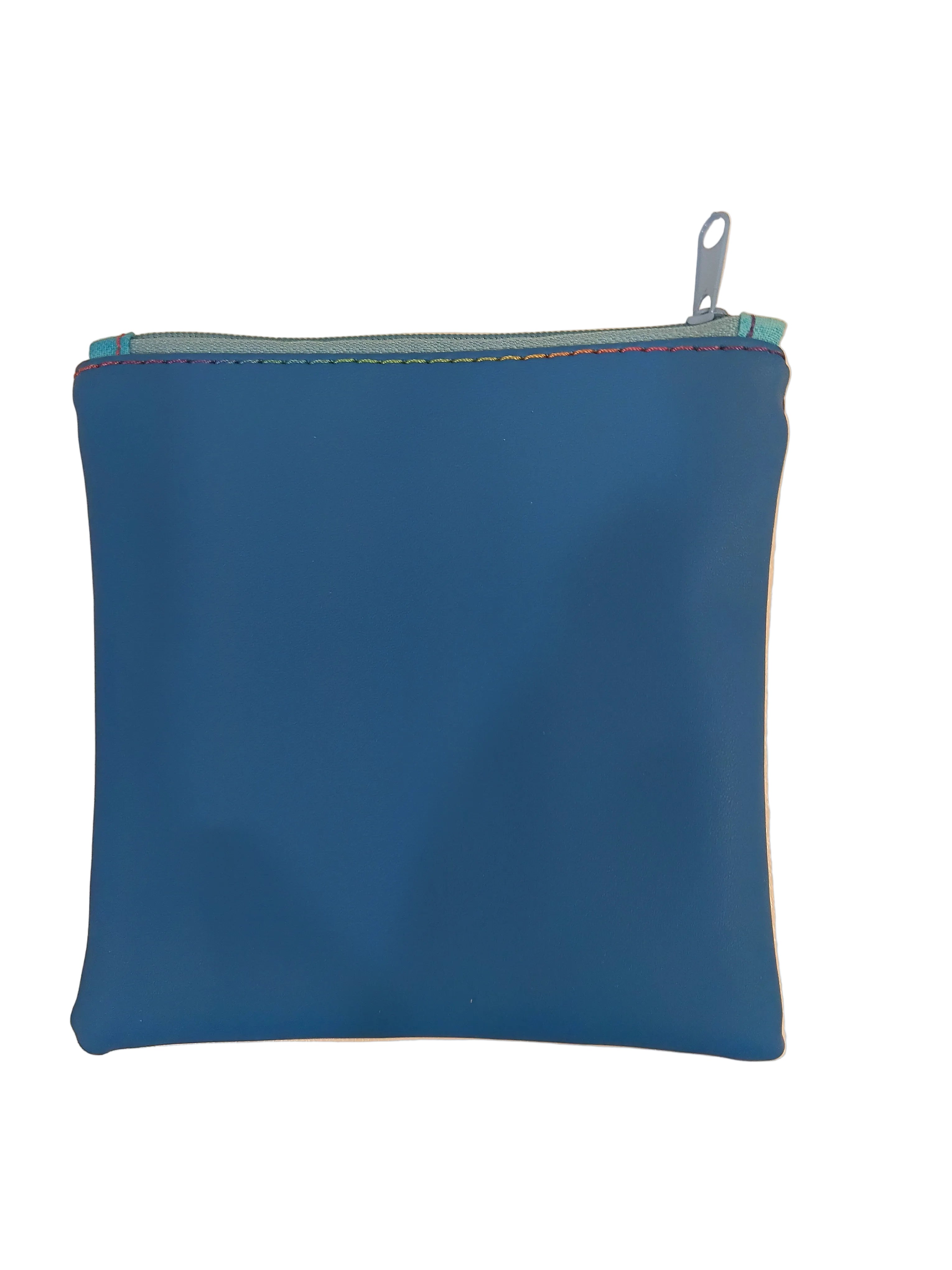 Medium lined zipper bag